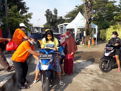 ambil langsung juga ke gereja--